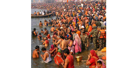 माघ मेले में उमड़ा श्रद्धालुओं का सैलाब, संगम में लगाई आस्था की डुबकी